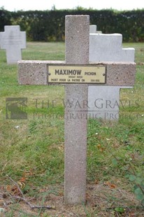 Le Cateau Military Cemetery - Maximov, Pichon